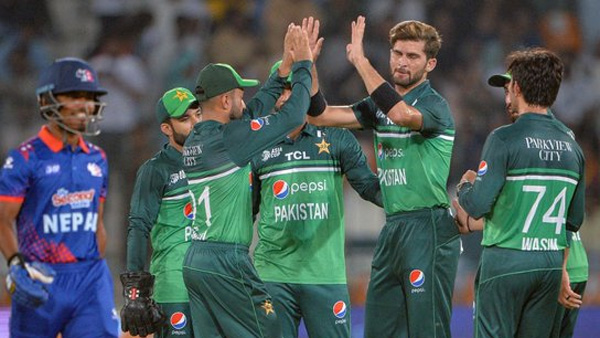 Trolls pour in for empty