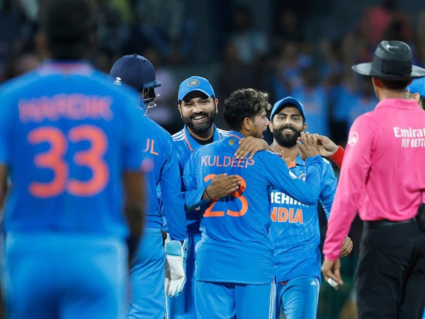 Kuldeep’s 5-fer rattles Pakistan, India register 228-run win