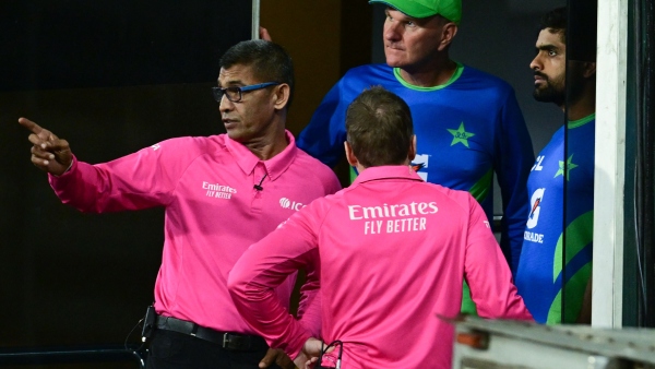 India Pakistan Match stopped due to rain will continue in Reserve day