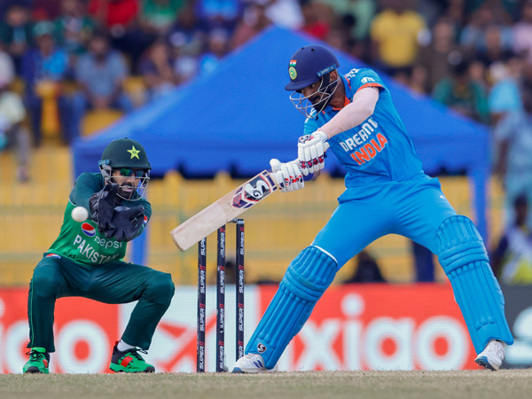 Rahul, Kohli to resume for India, Pakistan Eyeing Wickets