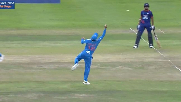 Virat Kohli One-Handed Catch Virat Kohli One-Handed Catch