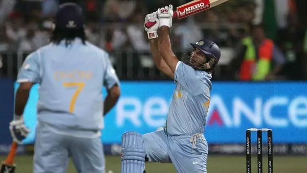 Yuvraj Singh smashes 6 sixes