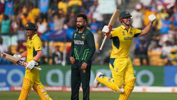 World Cup 2023: Crazy fan brings Biryani from Hyderabad for David Warner during AUS vs PAK Match