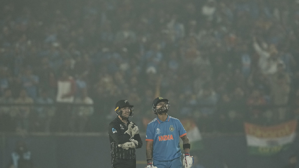 World Cup 2023 Fans shocked to see fog delay the INDvsNZ match