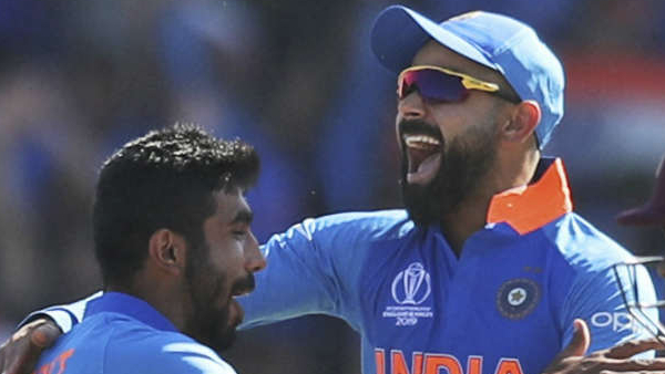 World cup 2023 Virat Kohli wins hearts with kind gesture towards Bumrah