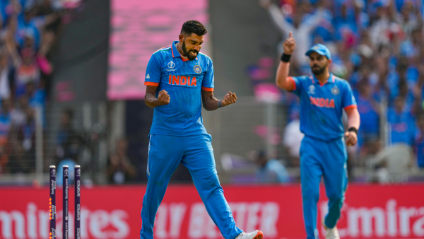  IND vs PAK: Fans hails Mohammed Siraj after he gets revenge on Babar Azam with perfect delivery