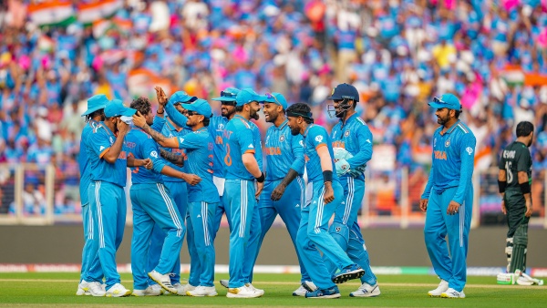  IND vs PAK Match Turning Point: Pakistan collapse after Great review by Captain Rohit Sharma