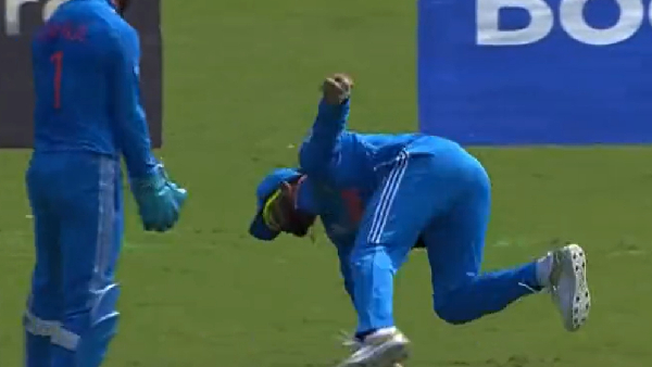 World Cup 2023 Virat Kohli takes a stunning catch in INDvsAUS match