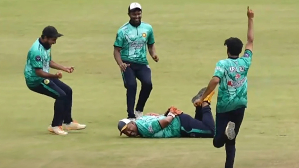 Funniest Cricket Catch Ever: Greatest wicketkeeper catch of all-time’ goes viral