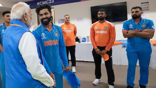 IND vs AUS final: PM Modi visited the Team Indian dressing room 