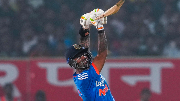  Ab Kya Fayda Suryakumar Yadav! Fans react after his match-winning 80 in 1st T20 vs Australia