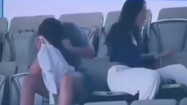 A couple was caught on camera having a dirty behaviour during the Australia vs Pakistan match
