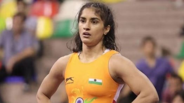  Wrestler Vinesh Phogat to return Khel Ratna and Arjuna Awards amid WFI row