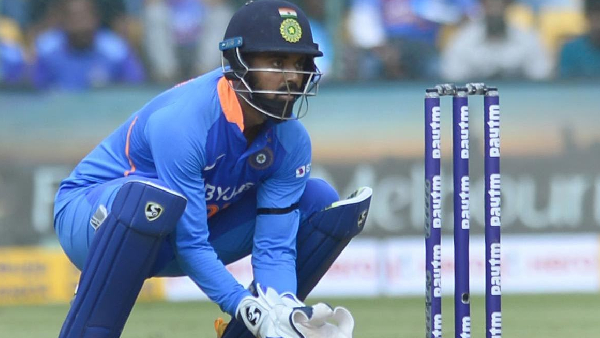 Another shock for KL Rahul. He Out of the keeping duties. These are the reasons given by BCCI!