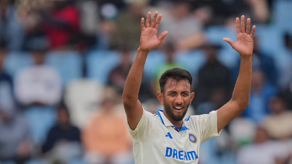 Hey Prabhu.. Hey Prasidh Krishna.. what are you doing in the team?