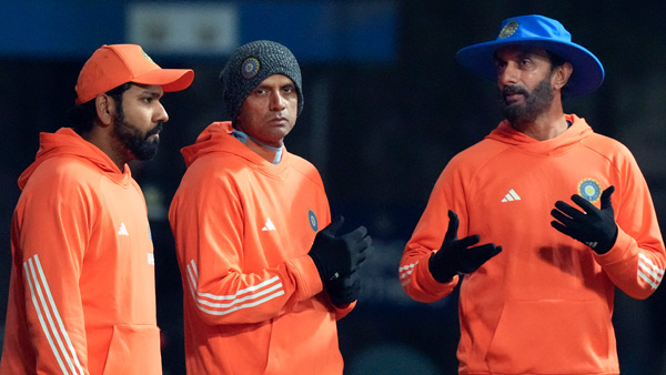 Batters should have that intelligence.. Only one of them has a chance - Batting coach Vikram Rathour Batters should have that intelligence.. Only one of them has a chance - Batting coach Vikram Rathour