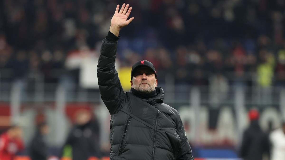 Liverpool manager Jurgen Klopp waves