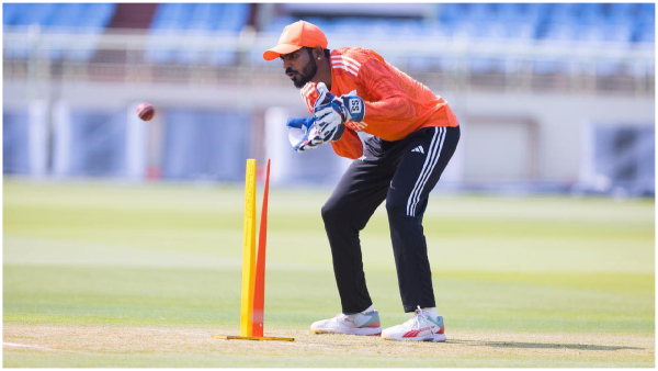 Ind vs Eng: Cant do wicket keeping too? How much you have done.. Trolls on KS Bharat Ind vs Eng: Cant do wicket keeping too? How much you have done.. Trolls on KS Bharat