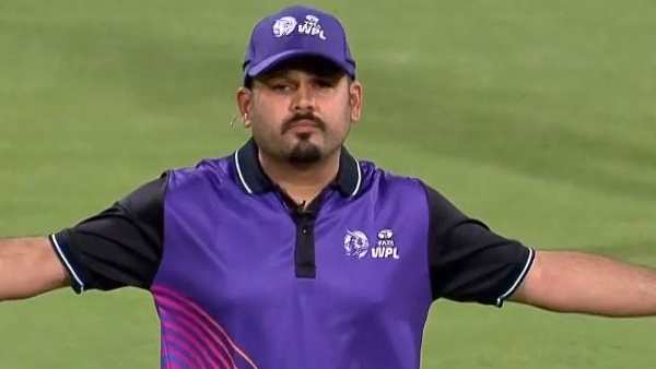 WPL 2024: Shreyas iyer umpiring in RCB vs GG WPL match at Bangalore