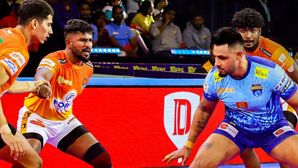 Pro Kabaddi League: Puneri Paltan Beat Bengal Warriors by 29-26 points 