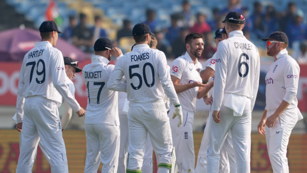 IND vs ENG: Mark Wood hits a dangerous bouncer..Rohit Shrama narrowly misses the danger