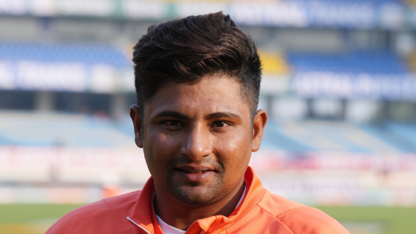 IND vs ENG: Sarfaraz Khan family holding back tears.. when the dream comes true!