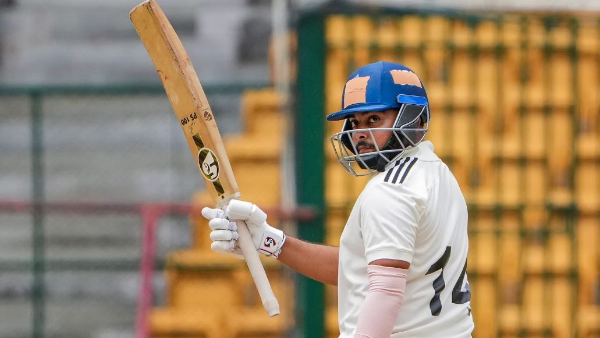  Sunil Gavaskar says Prithvi Shaw is going to struggle Unless he learn to play off the back foot