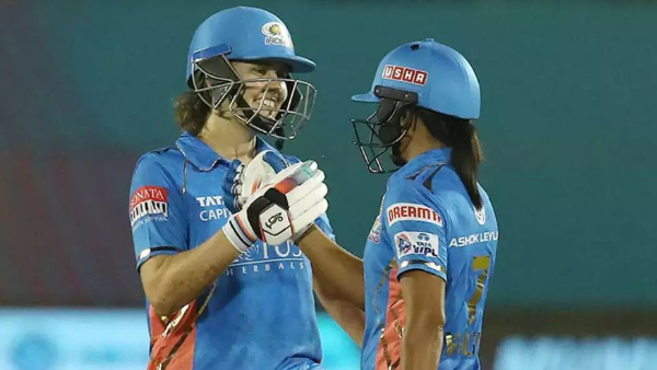 WPL 2024 Harmanpreet Kaur scores 95 to take Mumbai to the top