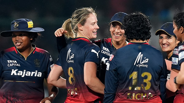 WPL 2024 RCB s Ellyse Perry presented with broken car glass from TATA WPL 2024 RCB s Ellyse Perry presented with broken car glass from TATA