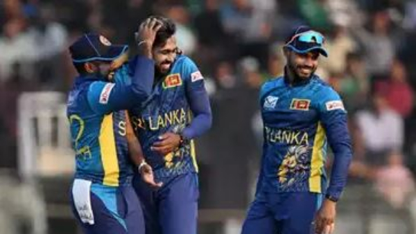 Shaitaan Day 2 Estimated box office collection Worldwide Ajay Devgn s Movie racing towards 50 Crores at GBOC