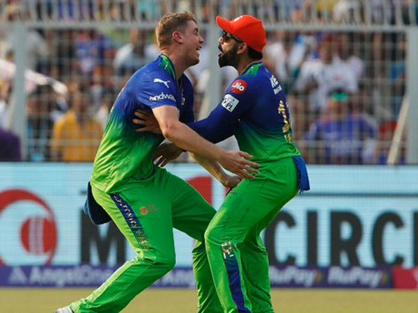 KKR vs RCB Cameron Green Takes Sensational One Handed Catch To Dismiss Angkrish Raghuvanshi in IPL 2024