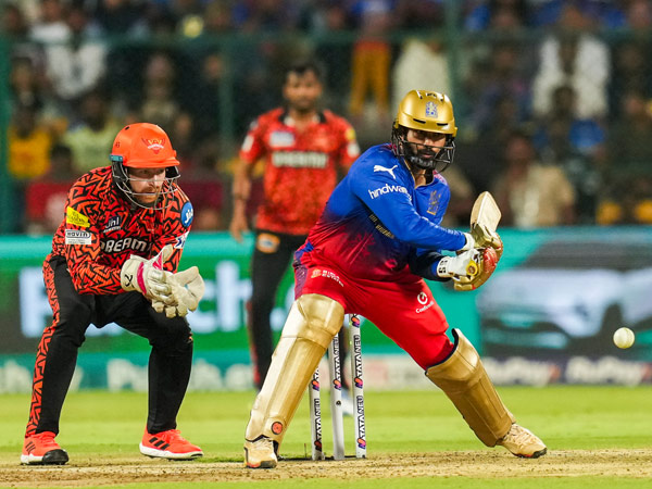 RCB vs SRH Dinesh Karthik s valiant efforts in vain as rampaging Head amp amp Klaasen demolish RCB