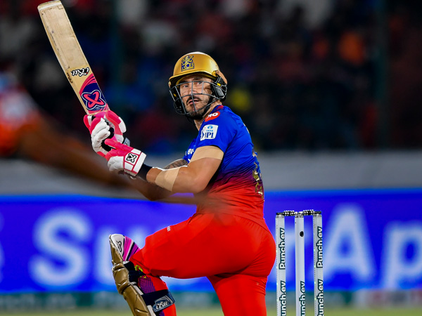 SRH vs RCB Virat Kohli slow batting helps RCB post 206 7