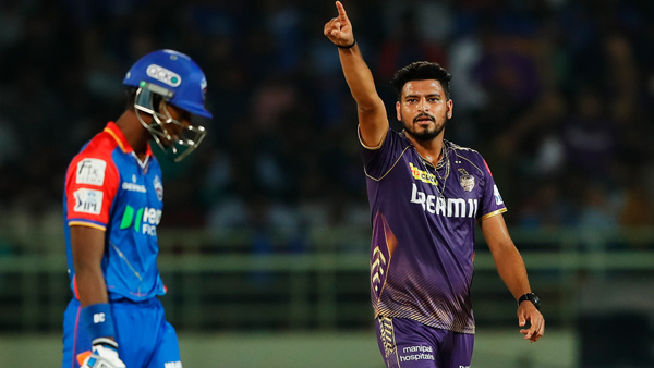 Dominant Kolkata demolish Delhi Capitals
