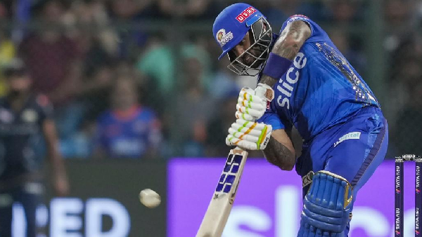 IPL 2024 DC vs KKR Smile my brother- Suryakumar Yadav Trolls Sunil Narine