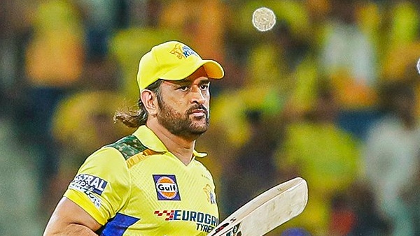 MS Dhoni became the first WK batter to complete 5000 runs in IPL history