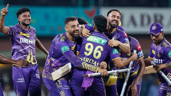 Final match you perform what happening - KKR players trolled journalist Video surfaces