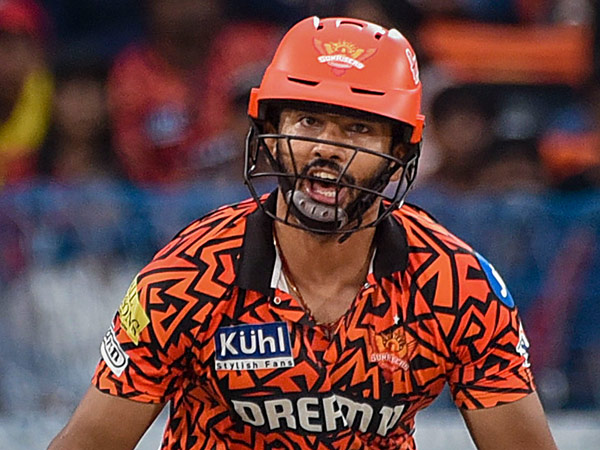 KKR vs SRH Rahul Tripathi In Tears Sits Alone In Stairs After Getting Run out