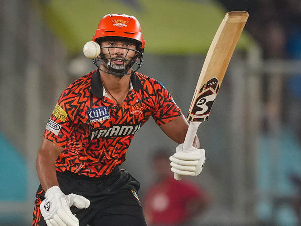 KKR vs SRH Kolkata made a mistake by not taking review for Rahul Tripathi LBW