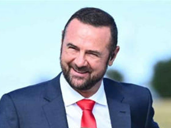 Simon Doull Questions Why is Kohli Bothering to Read Rubbish