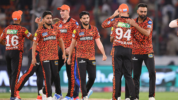 Fans Anoint God in Temple for Sunrisers Hyderabad s IPL Final Victory Against KKR