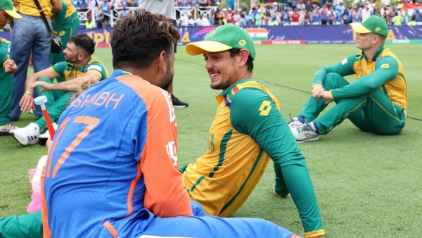 Rishabh Pant consoling Quinton De Kock