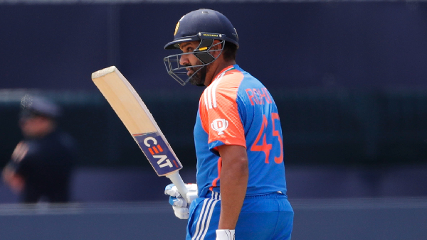 IND vs IRE Rohit Sharma Breaks Virat Kohli s Record for Fastest 4000 T20I Runs IND vs IRE Rohit Sharma Breaks Virat Kohli s Record for Fastest 4000 T20I Runs