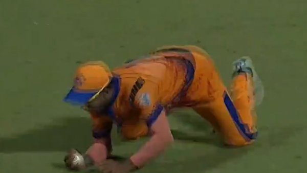 Abhishek Das grabs the best catch of all time to impress everyone Video goes viral