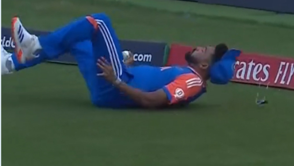 IND vs USA Mohammed Siraj takes an incredible catch to dismiss Nitish Kumar video goes viral