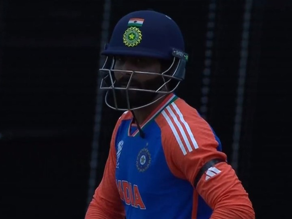 IND vs AFG Virat Kohli Rohit Sharma s Reaction Goes Viral After Ravindra Jadeja s Dismissal