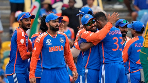 Hardik Pandya Rohit Sharma in tear