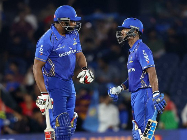 MLC 2024 Kieron Pollard apologizes to a fan after a ball hits her during MINY vs LAKR match
