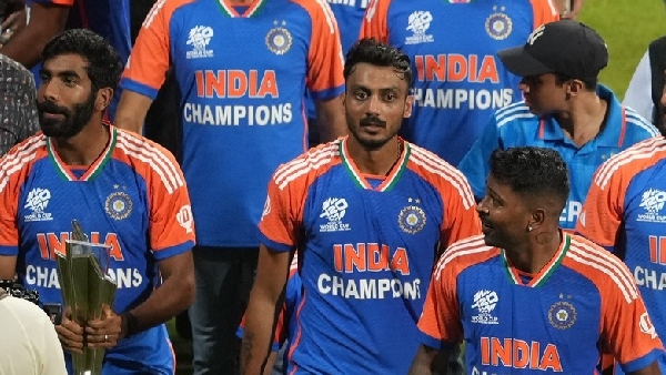 Bumrah Laughs and Breaks Down as Hardik Faces Ordeal During Team India s Iconic Vande Mataram Performance