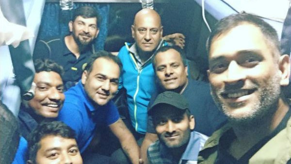 Fans Recalls MS Dhoni showed his simplicity by travelling with Jharkhand players in train